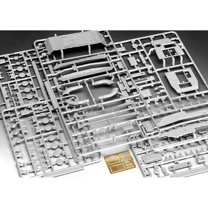 REVELL 1/72 BTR - 50PK (03313)