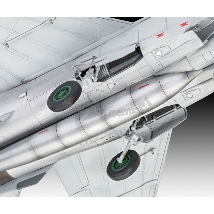 REVELL 1/72 MIG-25 RBT "FOXBAT B" (03878)