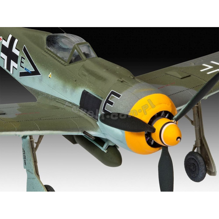 REVELL 1/72 FOCKE-WULF Fw 190F-8 (03898)