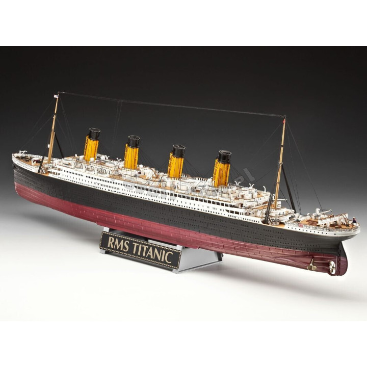 REVELL 1/400 R.M.S. TITANIC - 100 LET (05715)