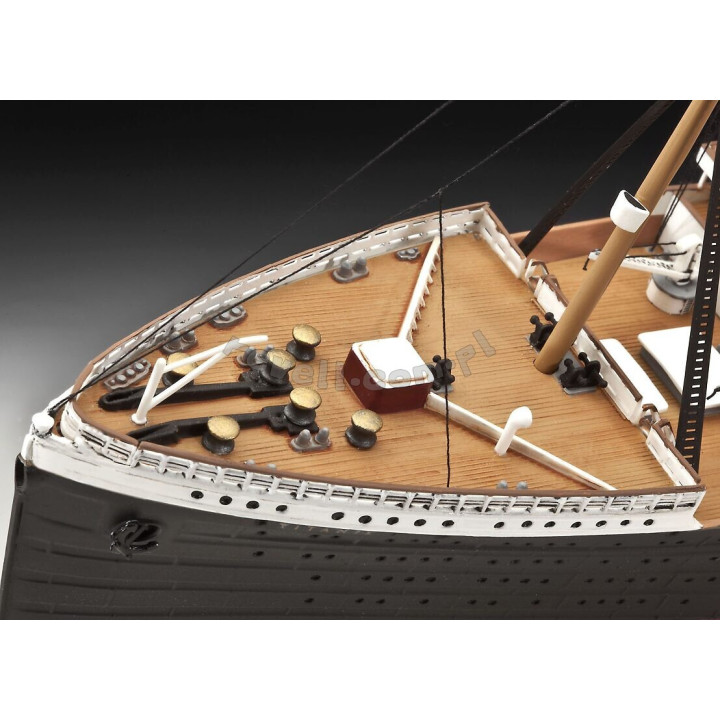 REVELL 1/400 R.M.S. TITANIC - 100 YEARS (05715)