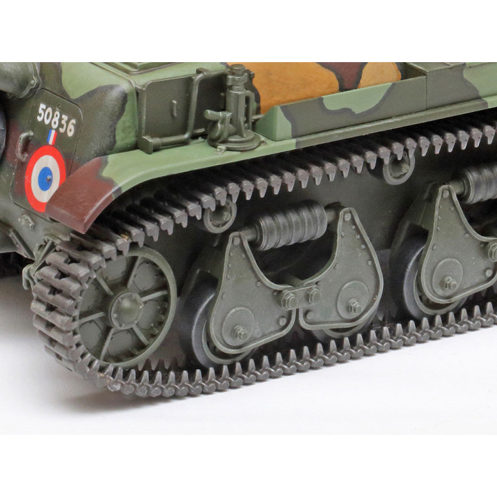 TAMIYA 1/35 FRENCH LIGHT Tank R35        (35373)