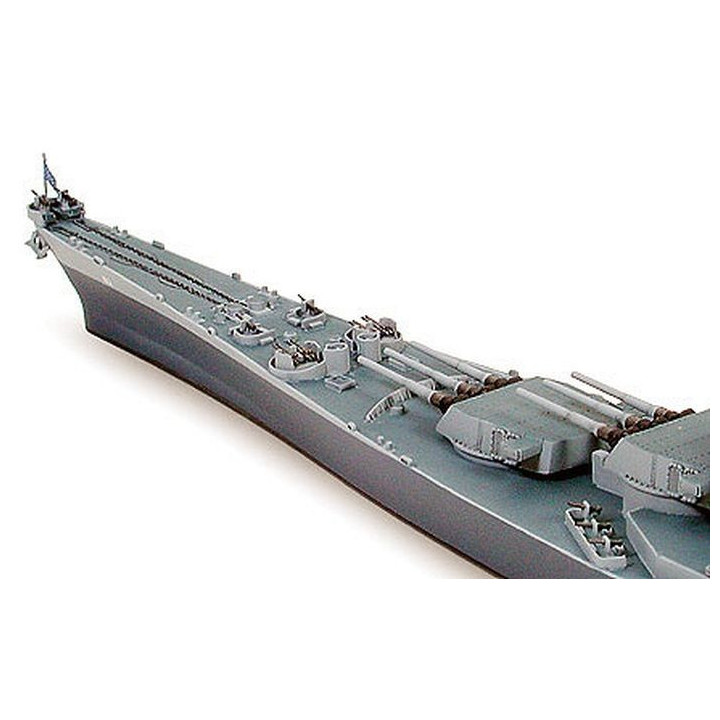 TAMIYA 1/700 AMERICKÁ BITEVNÍ LOĎ MISSOURI (31613)
