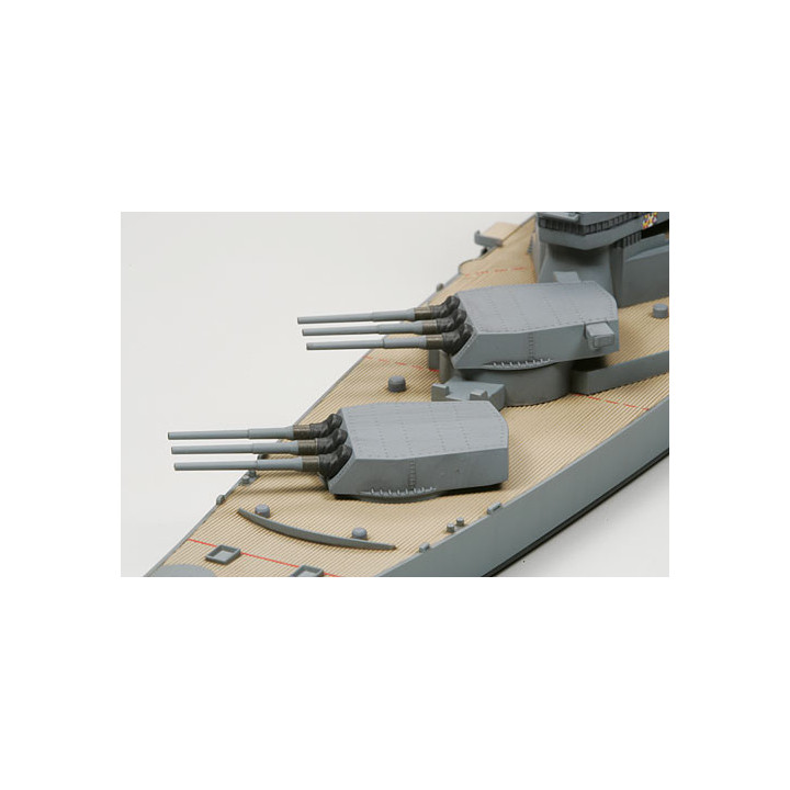 TAMIYA 1/700 AMERICKÁ BITEVNÍ LOĎ NEW JERSEY (31614)