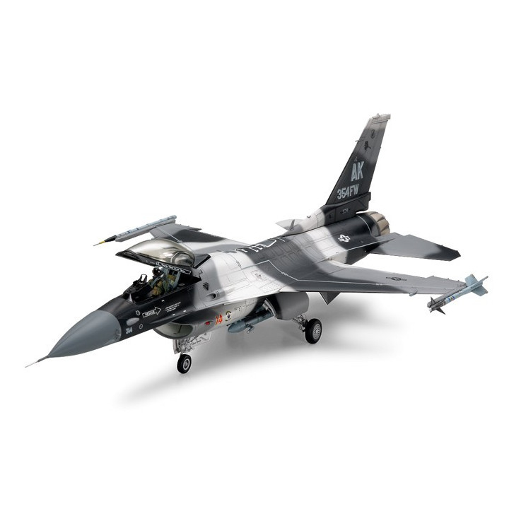 TAMIYA 1/48 F-16C/N AGGRESSOR/ADVERSARY  (61106)