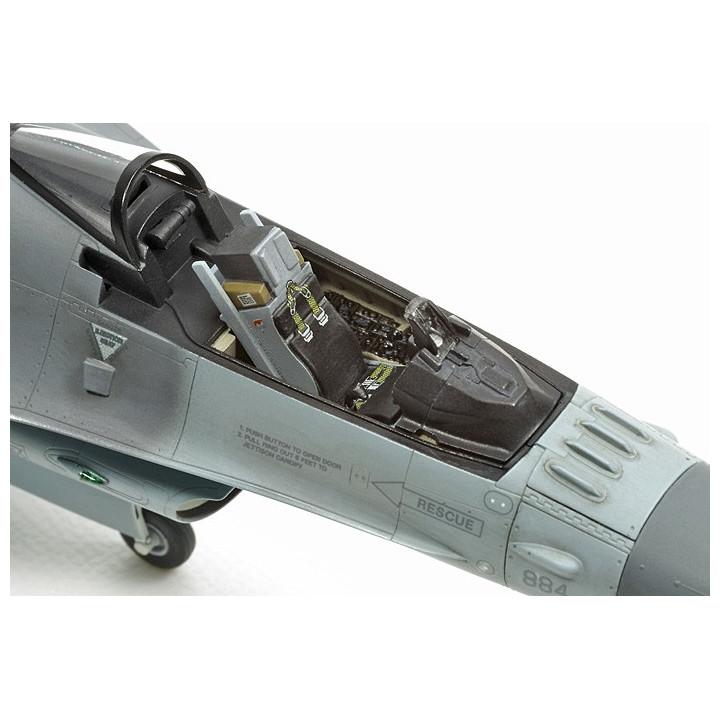 TAMIYA 1/72 LOCHEED MARTIN F-16CJ (BLOCK 50) FIGHTING FALCON 60786