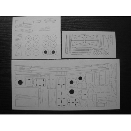 MODELIK SAMOLIK JAK-1b LASER (1119W)