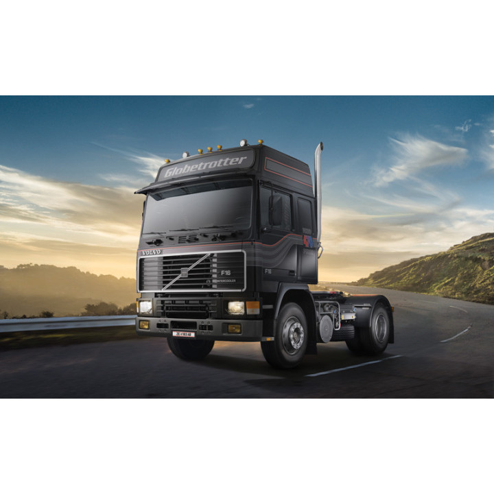 ITALERI 1/24 VOLVO F-16 GLOBETROTTER (3923)