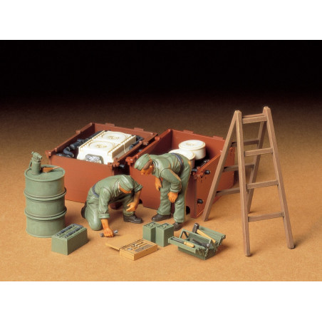 TAMIYA 1/35 GERMAN TANK ENGINE MEINTENANCE CREW SET (35180)