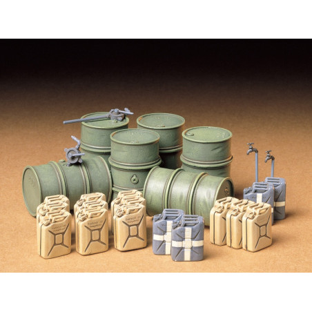 TAMIYA 1/35 GERMAN FUEL DRUM SET (35186)