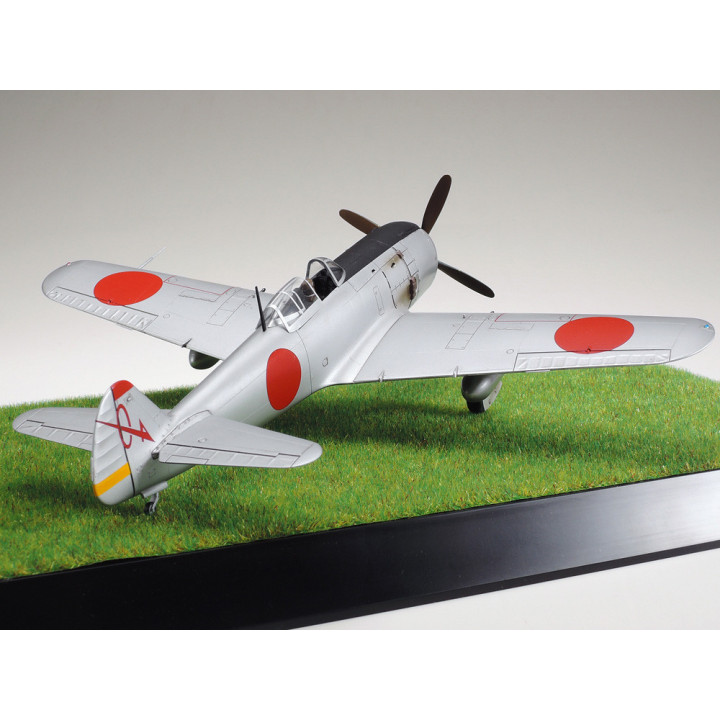 TAMIYA 1/48 NAKAJIMA HAYATE (FRANK) & KUROGANE SCENERY SET (61116)