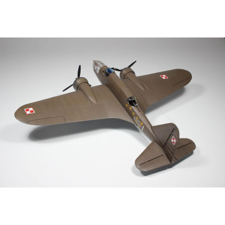 IBG 1/72 SAMOLOT ŁOŚ PZL 37A POLISH MEDIUM BOMBER (72511)