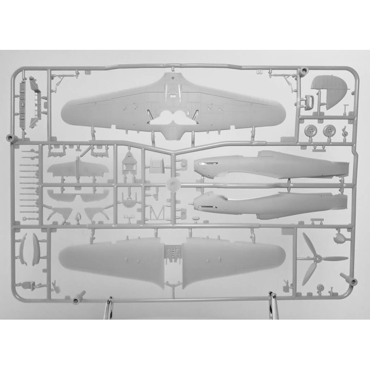 ARMA HOBBY 1/72 HURRICANE MK II B TROP MODEL KIT (70044)