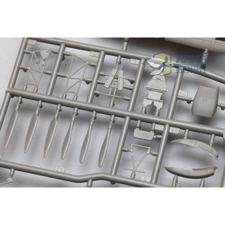 ARMA HOBBY 1/72 HURRICANE Mk I EASTERN   FRONT (70025)