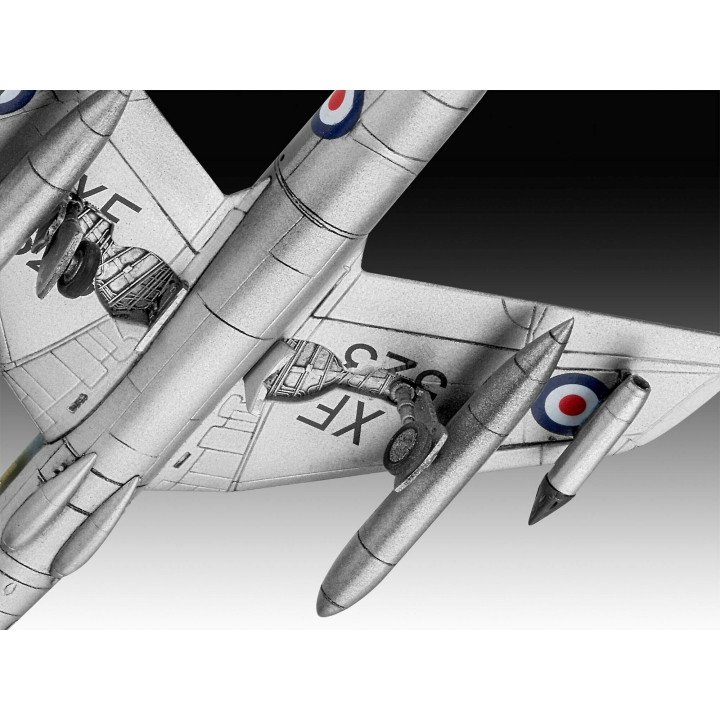 REVELL 1/144 HAWKER HUNTER FGA.9 (03833)
