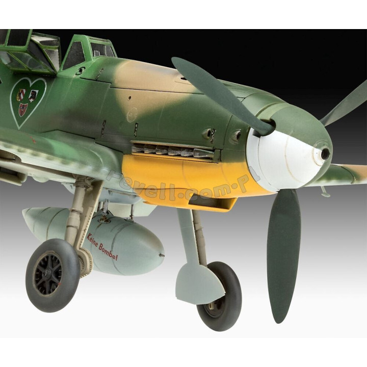 REVELL 1/32 MESSERSCHMITT BF109G-2/4 (03829)