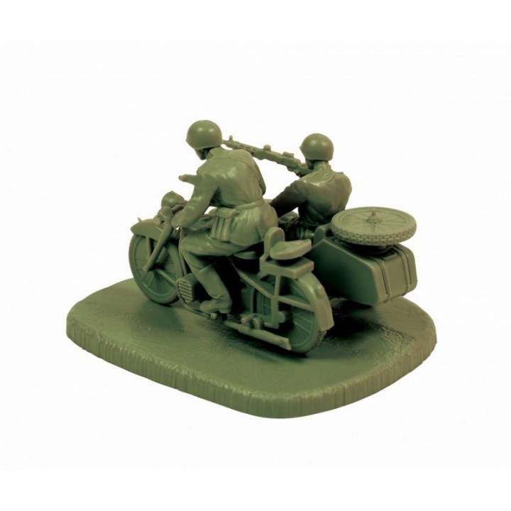 ZVEZDA 1/72 M-72 SOVIET MOTORCYCLE WITH  SIDECAR AND CREW (6277)