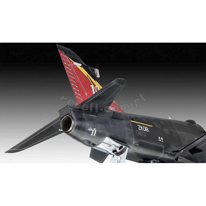 REVELL 1/32 BAe HAWK T2 (03852)