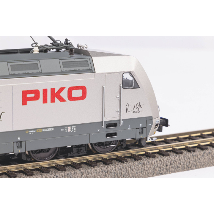PIKO 51110 ELEKTRICKÝ LOKOMOTIV BR 101VI (model PIKO k 30. výročí)